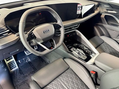New 2025 Audi SQ5 Premium Plus image 9
