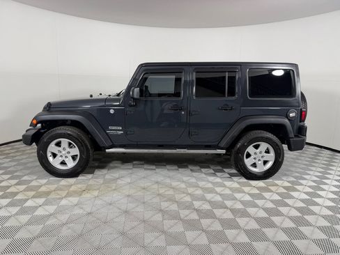 Used 2018 Jeep Wrangler Unlimited Sport AWD/4WD image 8