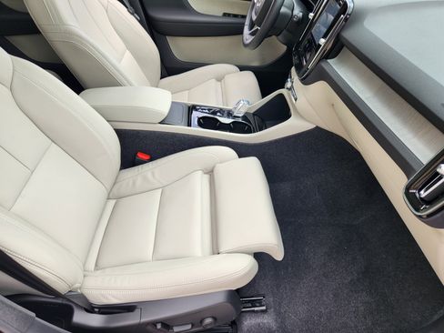 Used 2026 Volvo XC40 B5 Plus w/ Protection Package Premier AWD/4WD image 23