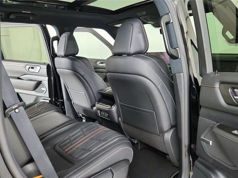 New 2025 Nissan Armada PRO-4X w/ Pro-4X Premium Package image 30