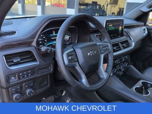 Used 2024 Chevrolet Suburban Z71 w/ Luxury Package AWD/4WD image 11