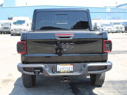 Used 2020 Jeep Gladiator Overland w/ Popular Equipment Package AWD/4WD image 5