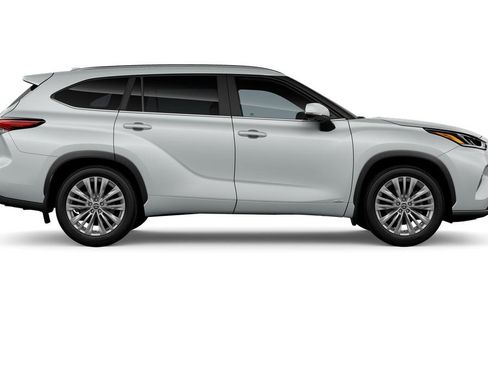 New 2026 Toyota Highlander Platinum image 14