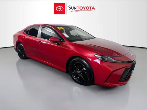 Used 2025 Toyota Camry LE w/ Convenience Package FWD image 1