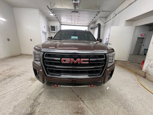 Used 2023 GMC Yukon AT4 AWD/4WD image 2