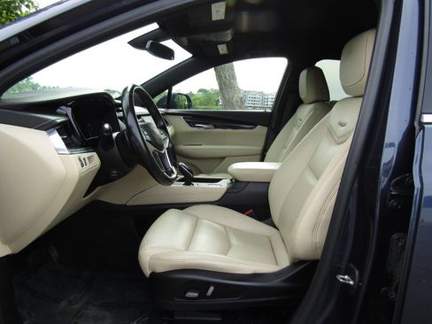 Used 2019 Cadillac XT5 AWD image 10