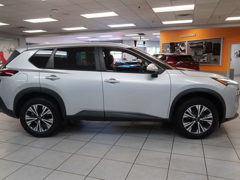 Used 2022 Nissan Rogue SV AWD/4WD image 12