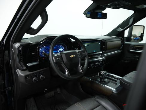 Used 2024 Chevrolet Silverado 1500 High Country w/ High Country Premium Package image 30