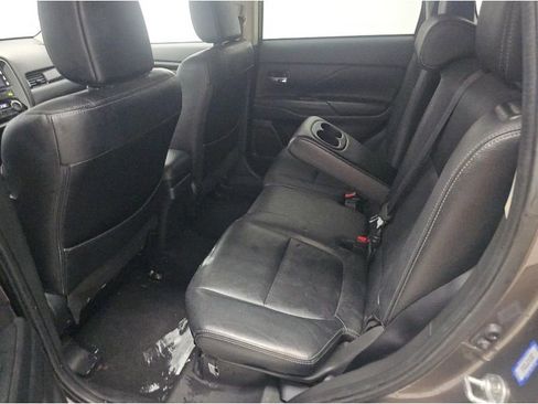 Used 2017 Mitsubishi Outlander SE image 11