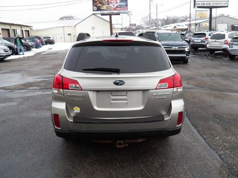 Used 2014 Subaru Outback 3.6R Limited image 4
