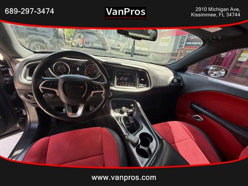 Used 2015 Dodge Challenger R/T Scat Pack w/ Leather Interior Group RWD image 11