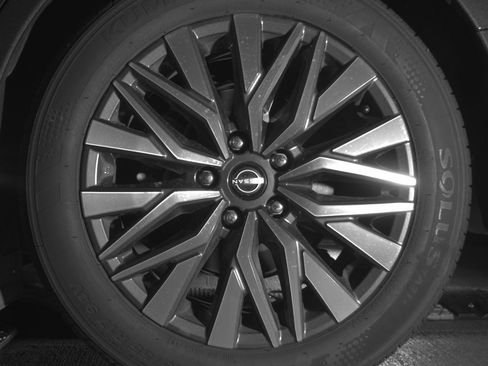 Used 2025 Nissan Altima 2.5 SV image 14