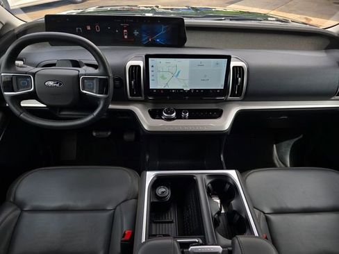 Used 2025 Ford Expedition Active AWD/4WD image 16