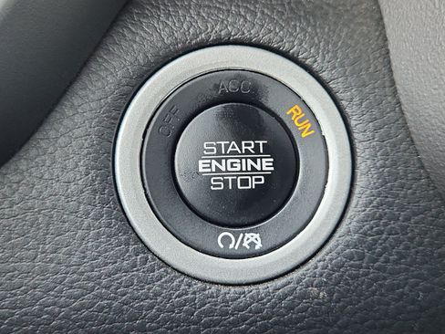 Used 2024 RAM 1500 Laramie AWD/4WD image 22