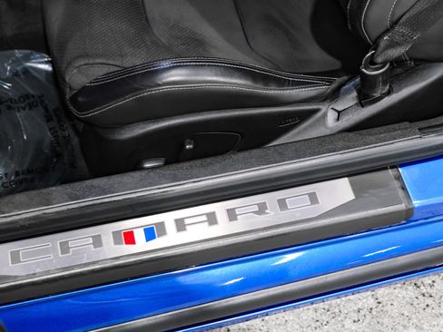 Used 2018 Chevrolet Camaro SS RWD image 32