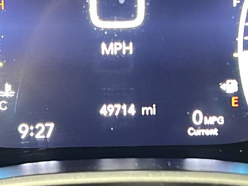 Used 2024 Chrysler Pacifica Touring-L FWD image 17