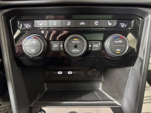 Used 2024 Volkswagen Taos SEL image 16