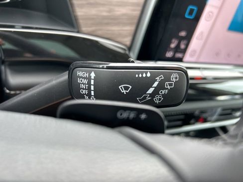 New 2025 Volkswagen Atlas SEL Premium R-Line image 24