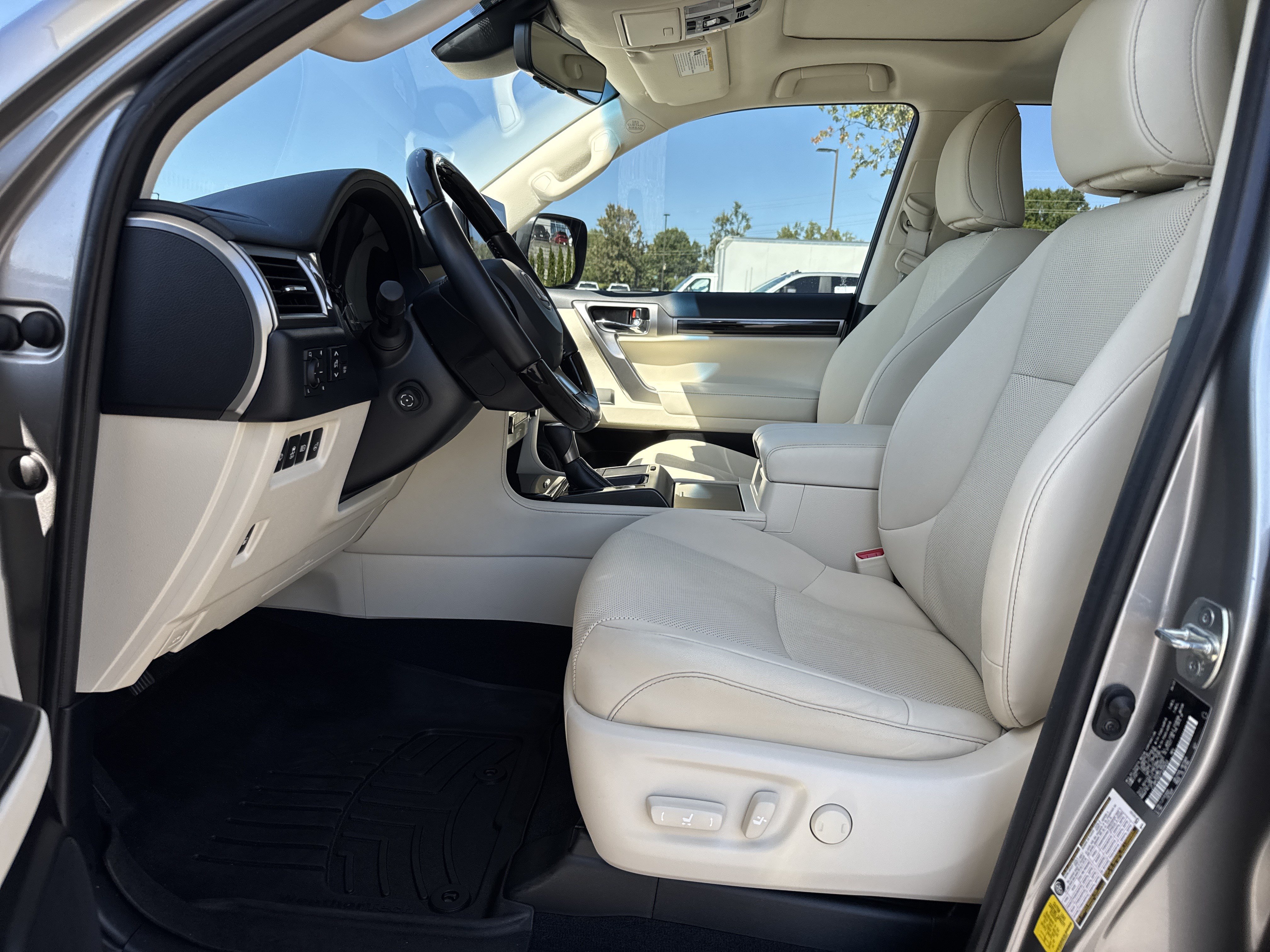 Used 2023 Lexus GX 460 Premium AWD/4WD image 16