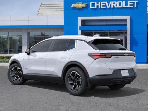 New 2026 Chevrolet Equinox EV LT image 3