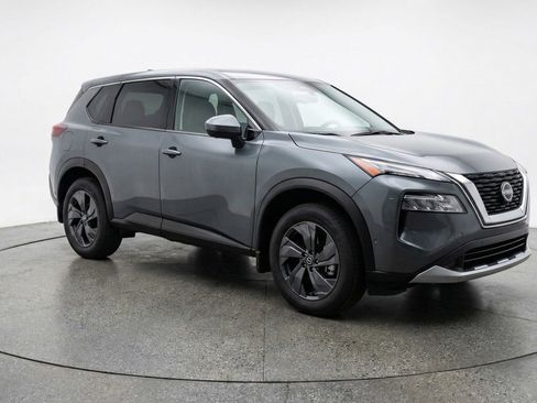 Used 2025 Nissan Rogue SV FWD image 1