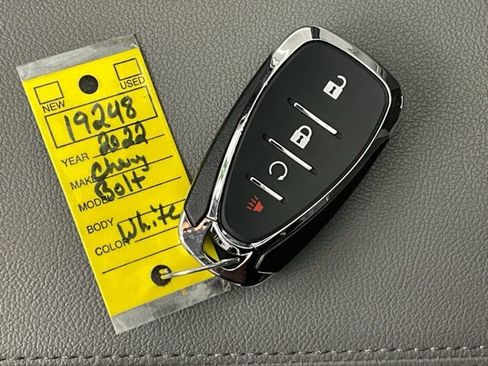 Used 2022 Chevrolet Bolt EUV Premier w/ Sun & Sound Package image 32