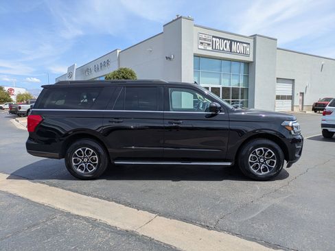 Used 2022 Ford Expedition Max XLT AWD/4WD image 2