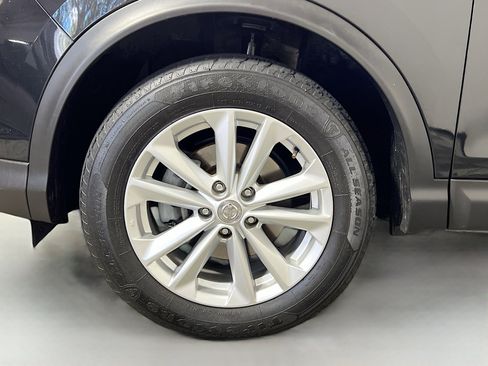 Used 2017 Nissan Rogue Sport SV w/ SV Premium Package image 14