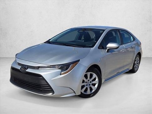 Used 2024 Toyota Corolla LE image 1