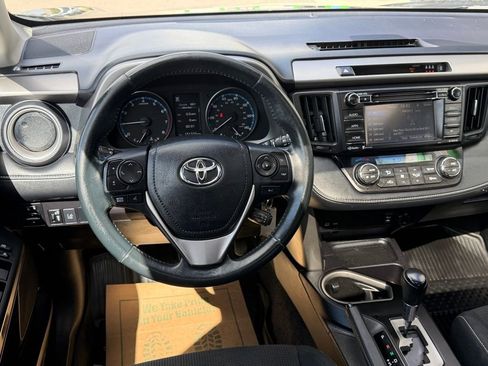 Used 2017 Toyota RAV4 XLE FWD image 10