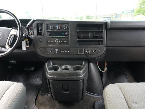 Used 2018 Chevrolet Express 3500 LT w/ LT Preferred Equipment Group RWD image 22