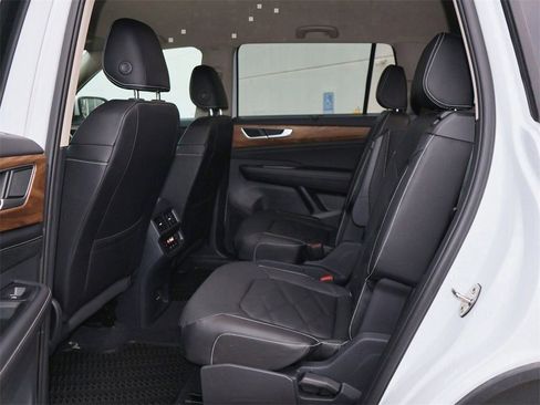 New 2026 Volkswagen Atlas SE image 15