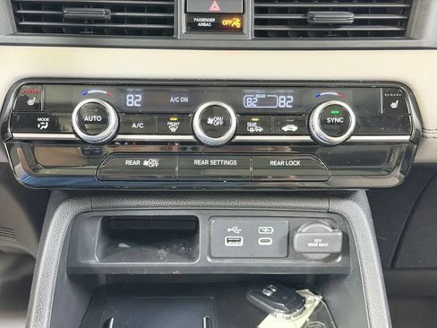Used 2023 Honda Pilot Touring image 59