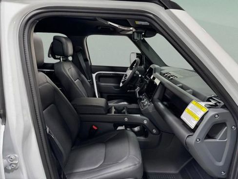 New 2026 Land Rover Defender 130 X-Dynamic SE AWD/4WD image 19