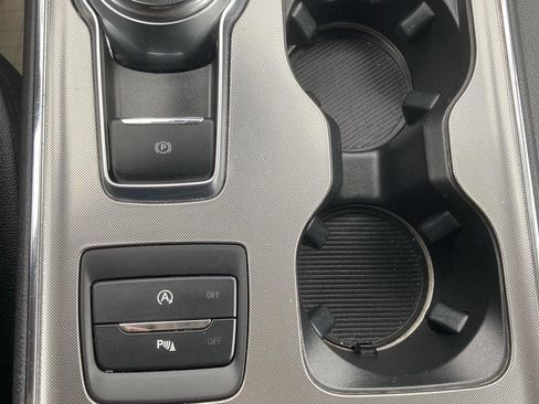 Used 2024 Ford Edge Titanium image 24