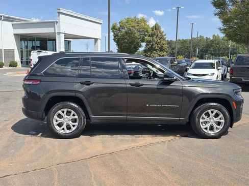 Used 2023 Jeep Grand Cherokee Limited AWD/4WD image 5