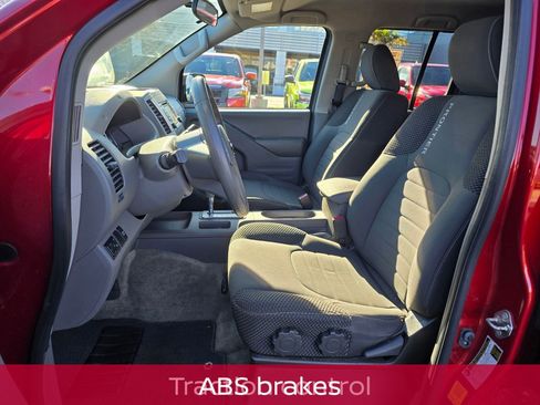 Used 2018 Nissan Frontier SV image 13