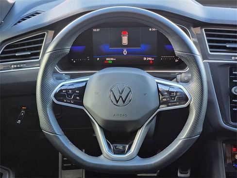 Used 2022 Volkswagen Tiguan SE R-Line image 25