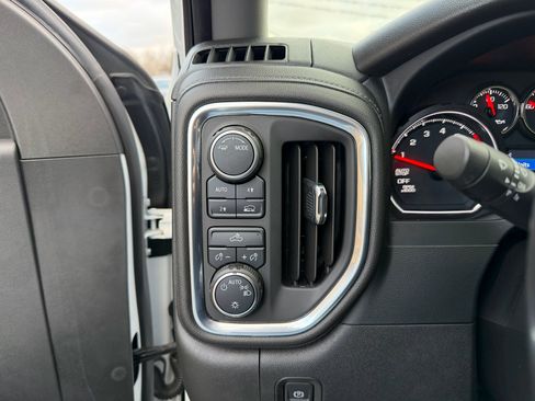 Used 2022 Chevrolet Silverado 1500 LT w/ Bed Protection Package image 23