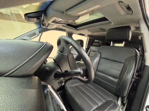 Used 2017 GMC Yukon Denali w/ Open Road Package AWD/4WD image 33