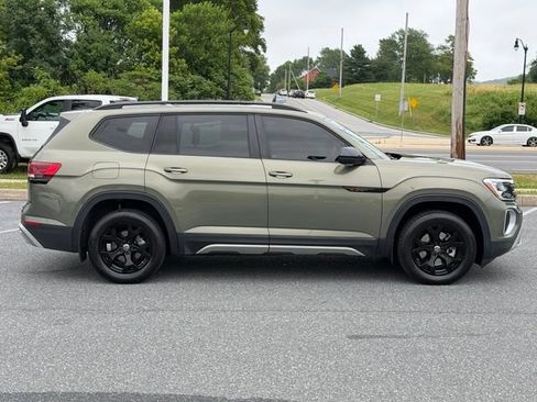 Used 2024 Volkswagen Atlas Peak Edition SE AWD/4WD image 15