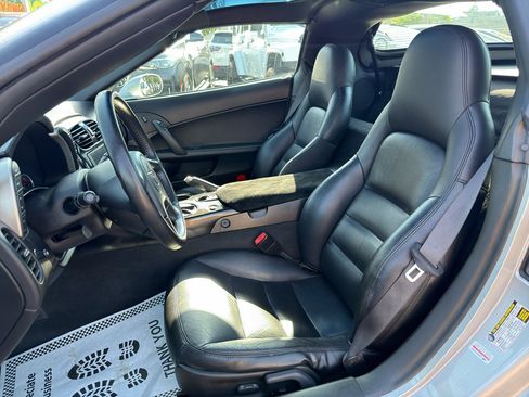 Used 2005 Chevrolet Corvette Coupe w/ Preferred Equipment Group RWD image 14