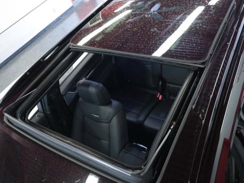 Used 2023 Cadillac XT5 Sportv w/ Technology Package AWD/4WD image 17