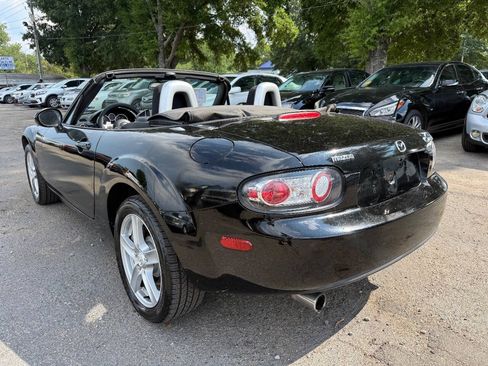 Used 2006 MAZDA MX-5 Miata Touring RWD image 5