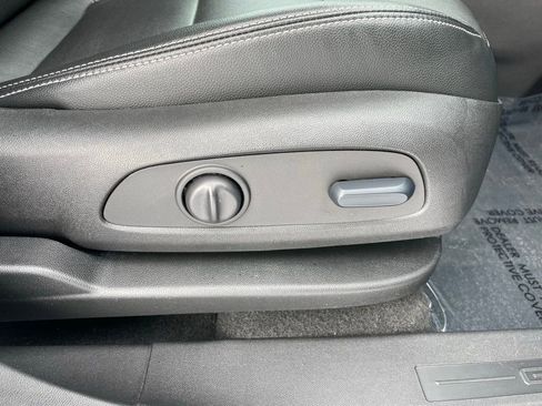 Used 2023 GMC Terrain SLT image 55