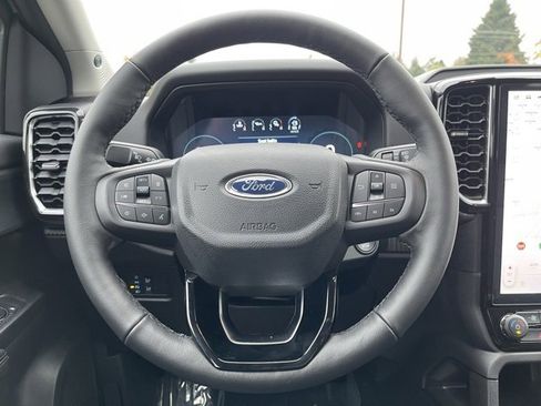 New 2025 Ford Ranger Lariat w/ Black Appearance Package image 16