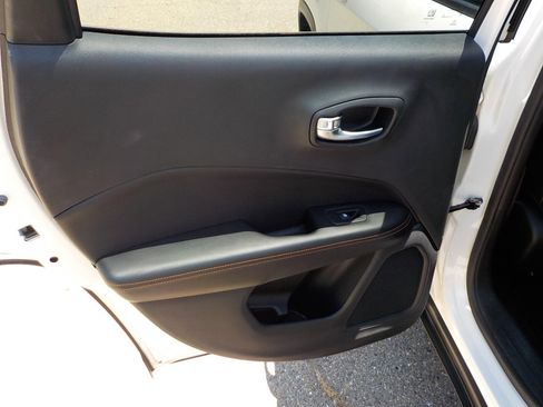 Used 2020 Jeep Compass Limited image 12