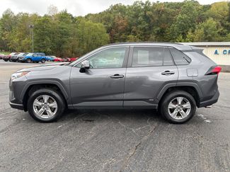 Used 2022 Toyota RAV4 XLE w/ Convenience Package AWD/4WD video 3