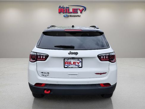 Used 2025 Jeep Compass Trailhawk AWD/4WD image 5