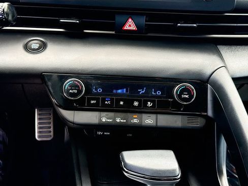 Certified 2025 Hyundai Elantra Sport FWD image 15